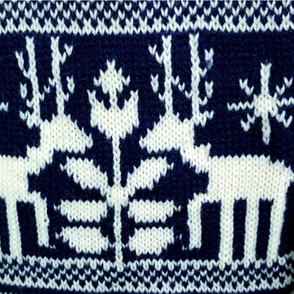 BLUE WINTER PRINT SCARF W FRINGE - Picture 3 of 3